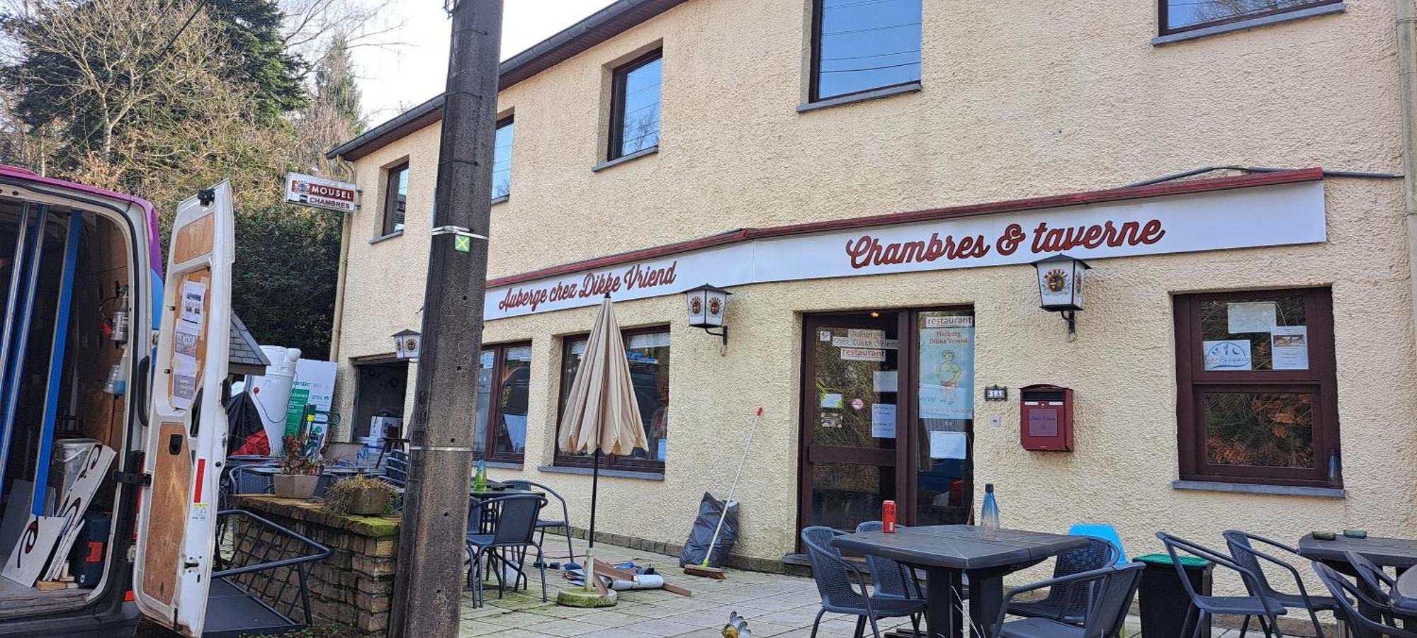 Dikke Vriend , Herberg & Taverne Шини Екстериор снимка