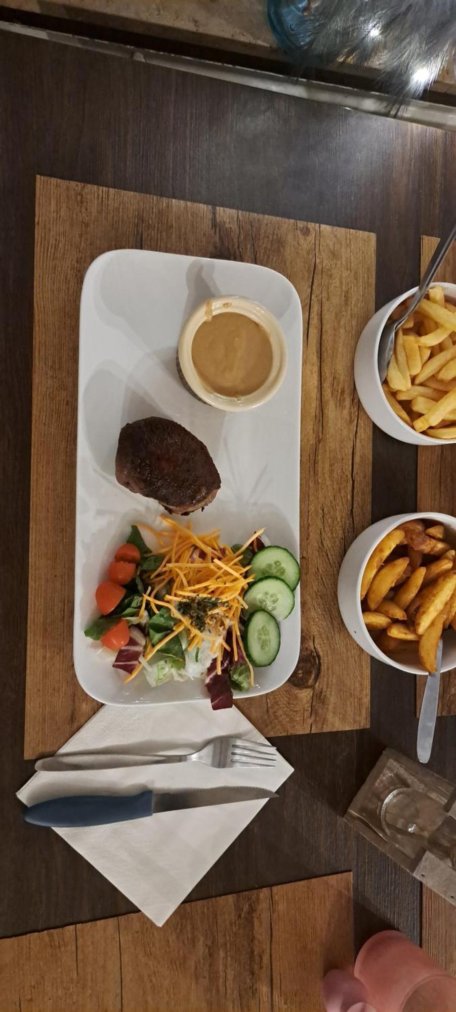 Dikke Vriend , Herberg & Taverne Шини Екстериор снимка