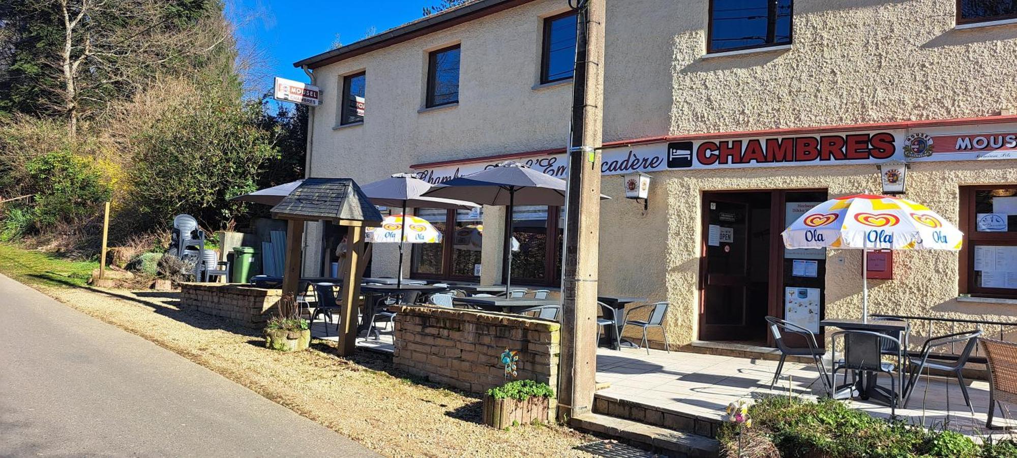 Dikke Vriend , Herberg & Taverne Шини Екстериор снимка
