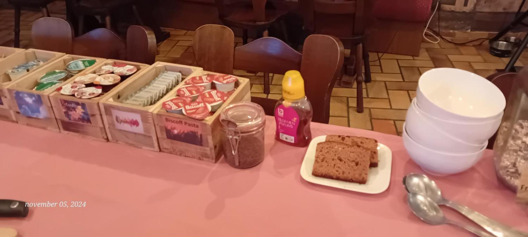 Dikke Vriend , Herberg & Taverne Шини Екстериор снимка
