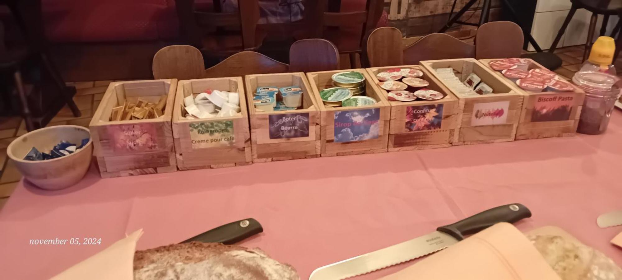 Dikke Vriend , Herberg & Taverne Шини Екстериор снимка